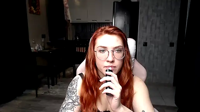 Reginasmilee online show from 03/12/26, 05:35