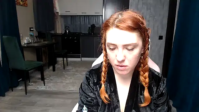 Reginasmilee online show from 04/06/26, 02:42