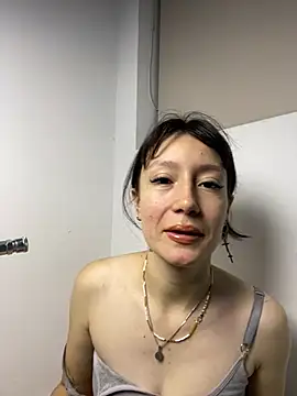 im lizzy17 online show from 07/07/26, 05:54