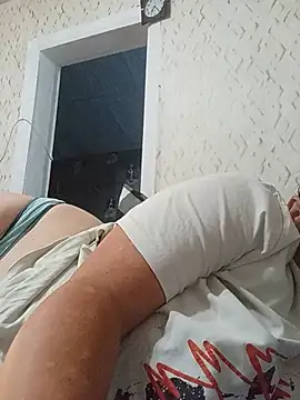 Snapshot of Irisssska chatting on 07/08/26, 04:22 Irisssska online show from 07/08/26, 04:22