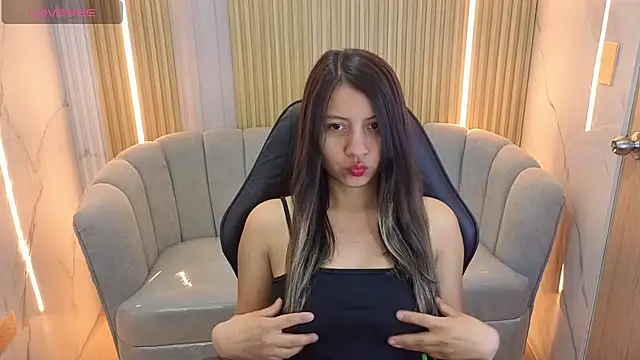 Snapshot of sophie_rose_cn chatting on 07/14/26, 01:50 sophie rose cn online show from 07/14/26, 01:50