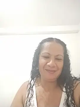 Yenifer caisedo online show from 06/24/26, 12:04
