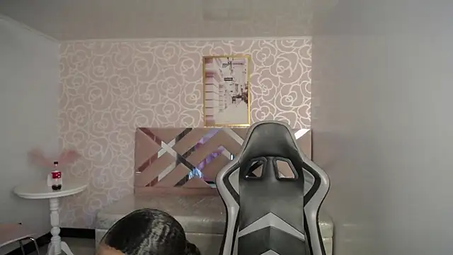 LauraKail ch online show from 06/25/26, 03:06