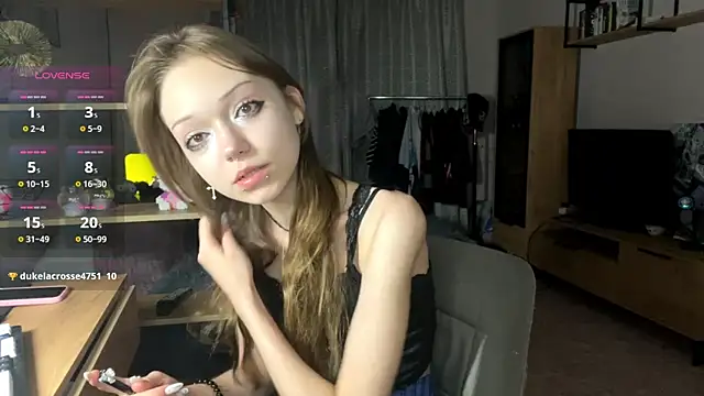 Snapshot of Askalina chatting on 07/02/26, 12:54 Askalina online show from 07/02/26, 12:54