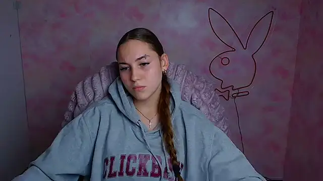 Snapshot of Holly_Mooon_ chatting on 07/07/26, 07:23 Holly Mooon online show from 07/07/26, 07:23