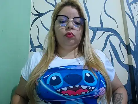 Lunay Hot online show from 07/07/26, 12:20