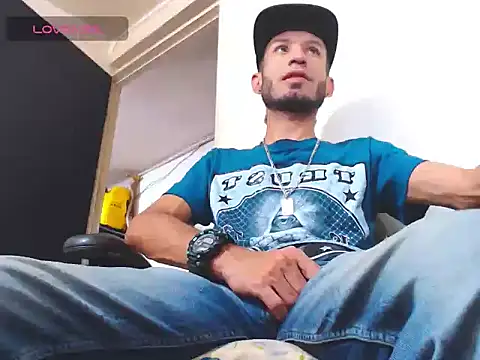 Snapshot of WOLFMONSTERDICK chatting on 07/10/26, 08:33 WOLFMONSTERDICK online show from 07/10/26, 08:33
