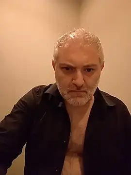 Snapshot of Alessio8000 chatting on 06/30/26, 11:39 Alessio8000 online show from 06/30/26, 11:39