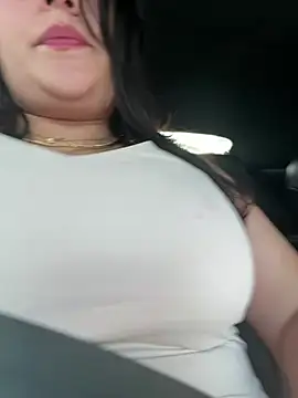 Snapshot of shantal82 chatting on 06/27/26, 03:50 shantal82 online show from 06/27/26, 03:50
