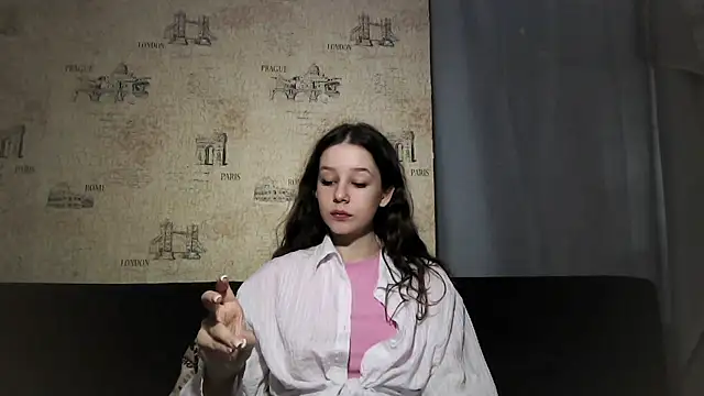 Snapshot of ElinoreHuxman chatting on 07/04/26, 07:03 ElinoreHuxman online show from 07/04/26, 07:03