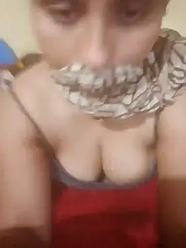 Gayatrthakur00000 online show from 06/30/26, 03:02