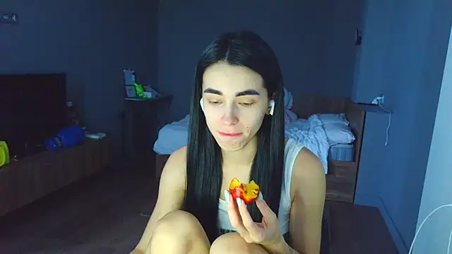 natali elfie online show from 07/12/26, 12:07