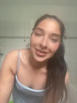 Snapshot of Laura_nx chatting on 07/03/26, 11:49 Laura nx online show from 07/03/26, 11:49