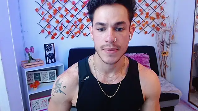  Juan023  online show from 07/10/26, 02:27