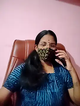 Snapshot of tamil_peenqueen chatting on 07/10/26, 04:39 tamil peenqueen online show from 07/10/26, 04:39