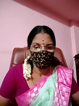 Snapshot of tamil_peenqueen chatting on 07/11/26, 05:26 tamil peenqueen online show from 07/11/26, 05:26