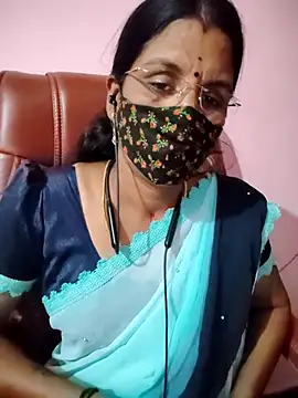 Snapshot of tamil_peenqueen chatting on 07/12/26, 05:04 tamil peenqueen online show from 07/12/26, 05:04