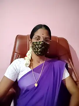 Snapshot of tamil_peenqueen chatting on 07/14/26, 04:17 tamil peenqueen online show from 07/14/26, 04:17