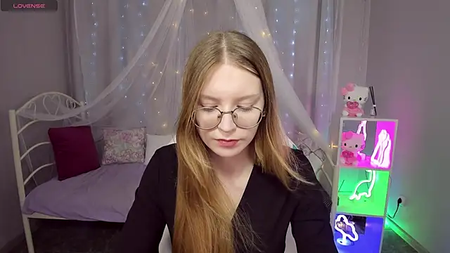 Snapshot of MaryVance chatting on 07/10/26, 07:34 MaryVance online show from 07/10/26, 07:34