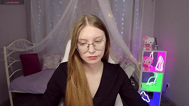 Snapshot of MaryVance chatting on 07/11/26, 06:49 MaryVance online show from 07/11/26, 06:49