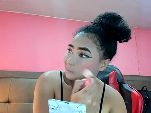 Naomi Moon  online show from 07/11/26, 07:27