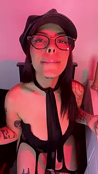 Snapshot of CharlotteBeaulmont chatting on 07/12/26, 10:01 CharlotteBeaulmont online show from 07/12/26, 10:01