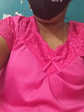 Snapshot of tamilrose143 chatting on 07/11/26, 02:09 tamilrose143 online show from 07/11/26, 02:09