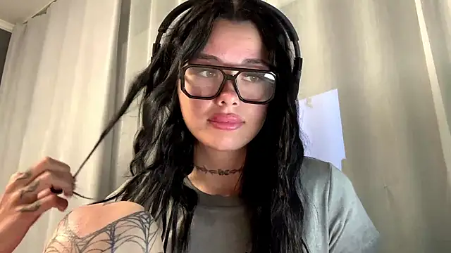 Snapshot of Astrid_XxX chatting on 07/07/26, 07:07 Astrid XxX online show from 07/07/26, 07:07