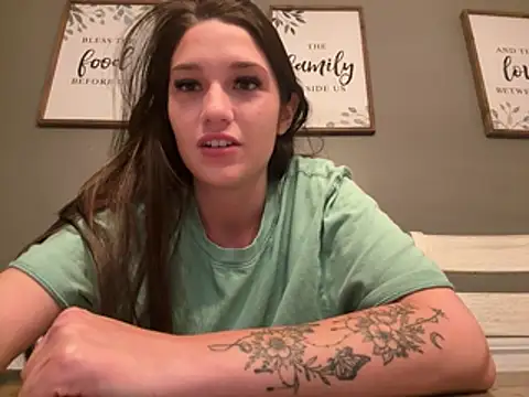 prettygirll00 online show from 07/07/26, 01:41