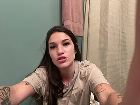 prettygirll00 online show from 07/12/26, 11:29