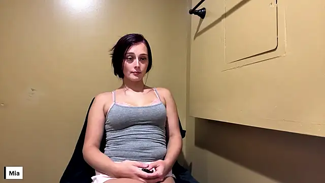 miaaellie online show from 07/15/26, 04:18