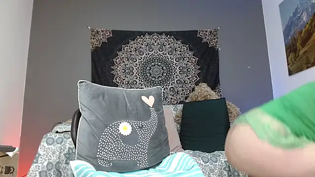 Snapshot of katiasupreme1 chatting on 11/10/25, 11:37 katiasupreme1 online show from 11/10/25, 11:37