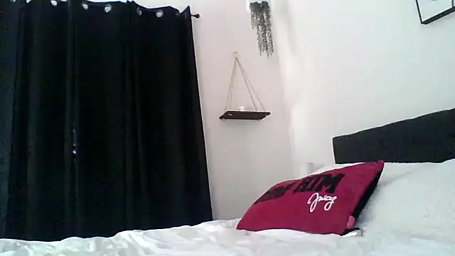 LuciousItaliaaa online show from 07/10/26, 12:59