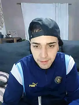Snapshot of Agusss_2000 chatting on 07/10/26, 12:08 Agusss 2000 online show from 07/10/26, 12:08
