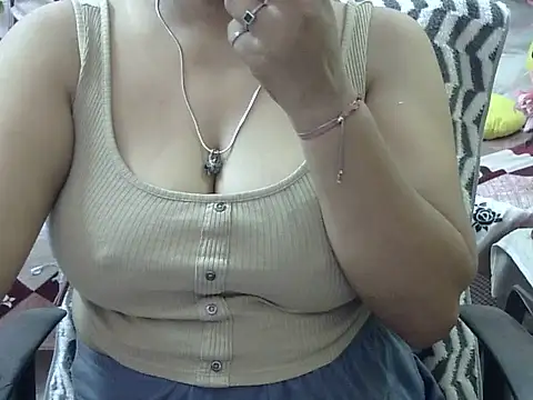 Snapshot of Hot_Soni26 chatting on 07/16/26, 04:40 Hot Soni26 online show from 07/16/26, 04:40