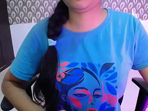 Snapshot of kiaraa_01 chatting on 07/10/26, 05:15 kiaraa 01 online show from 07/10/26, 05:15