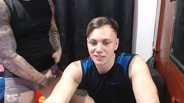 Snapshot of kike_energy chatting on 11/14/25, 02:54 kike energy online show from 11/14/25, 02:54