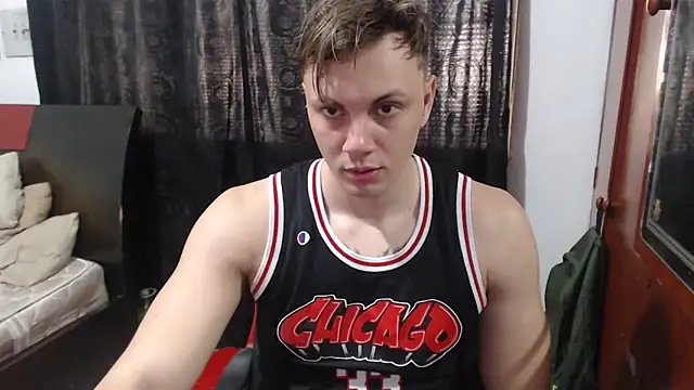 Snapshot of kike_energy chatting on 11/15/25, 07:43 kike energy online show from 11/15/25, 07:43