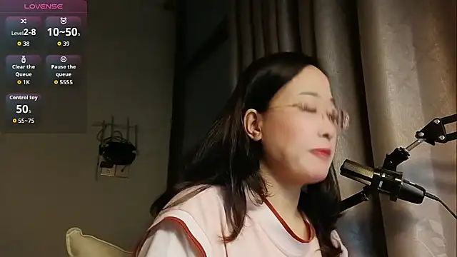 mood-8 online show from 07/12/26, 12:23