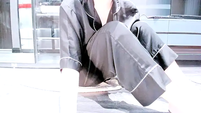 Snapshot of SungkyunnKwan chatting on 02/25/25, 11:08 SungkyunnKwan online show from 02/25/25, 11:08