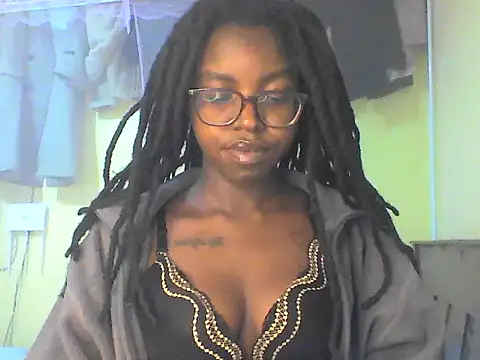 Snapshot of Ebonymuse chatting on 07/14/26, 06:07 Ebonymuse online show from 07/14/26, 06:07
