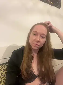 Snapshot of EmmaaFit chatting on 07/14/26, 05:18 EmmaaFit online show from 07/14/26, 05:18