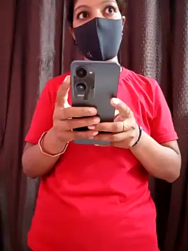 Snapshot of shakshi_ro chatting on 07/13/26, 04:43 shakshi ro online show from 07/13/26, 04:43