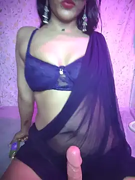 Snapshot of sexyqueen_1 chatting on 07/17/26, 05:29 sexyqueen 1 online show from 07/17/26, 05:29