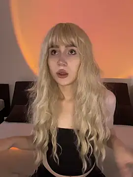 Charlotte Pretty online show from 07/15/26, 04:51