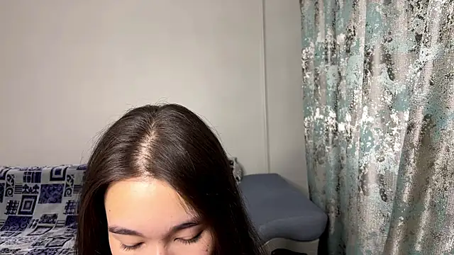 Snapshot of NichollePoque chatting on 07/16/26, 05:13 NichollePoque online show from 07/16/26, 05:13