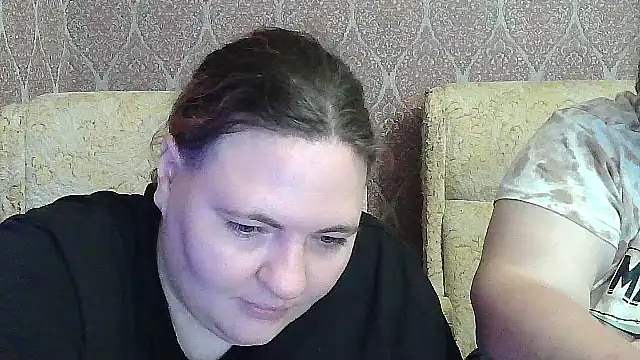 Snapshot of AlbertaAndSharon chatting on 07/14/26, 06:02 AlbertaAndSharon online show from 07/14/26, 06:02