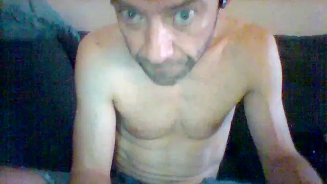 Snapshot of Cubinho79_b chatting on 07/17/26, 01:23 Cubinho79 b online show from 07/17/26, 01:23