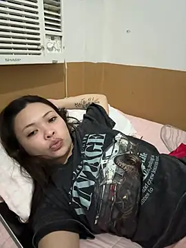sweet pinay143 online show from 07/25/26, 10:13