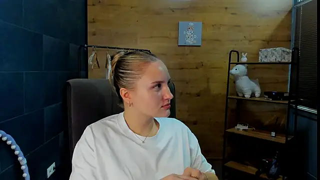 AnaaHunter online show from 07/23/26, 01:09
